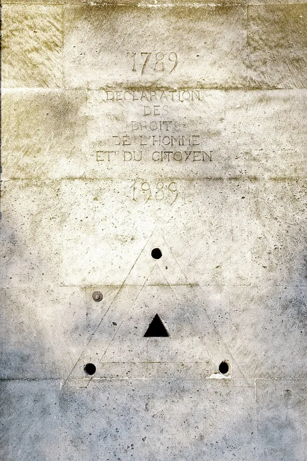 A photograph of a 19th-century Reform synagogue with organ and choir loft, reflecting the modernization of Jewish worship