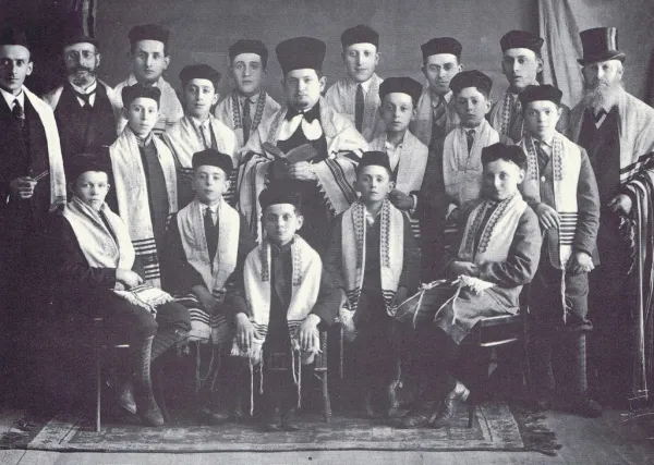 The choir of the Great Synagogue of Kalisz, Poland, in a historic photograph from before World War II