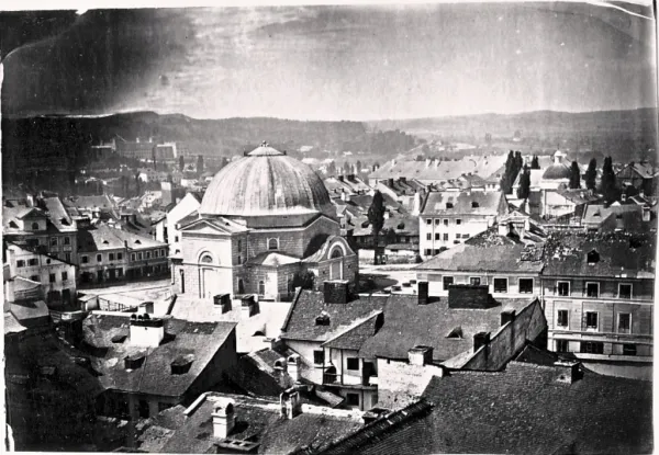 The old market square and Tempel Synagogue in the Jewish quarter of Lemberg (Lviv), circa 1862