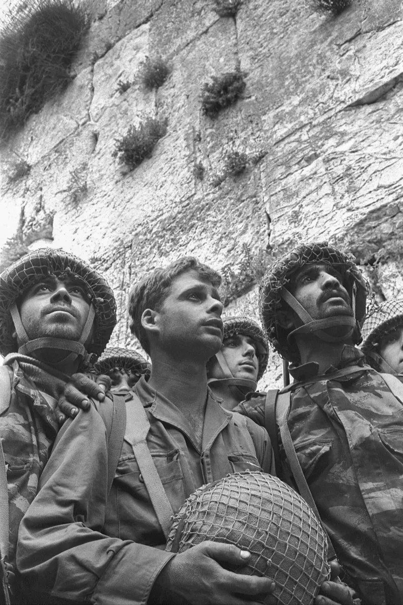 Israeli paratroopers at the Western Wall after the reunification of Jerusalem in June 1967