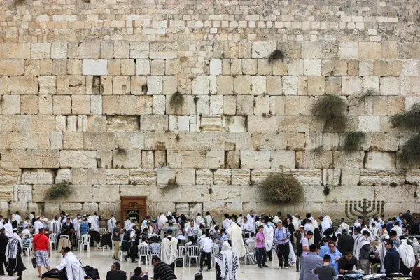 Jewish worshippers praying at the Western Wall in Jerusalem